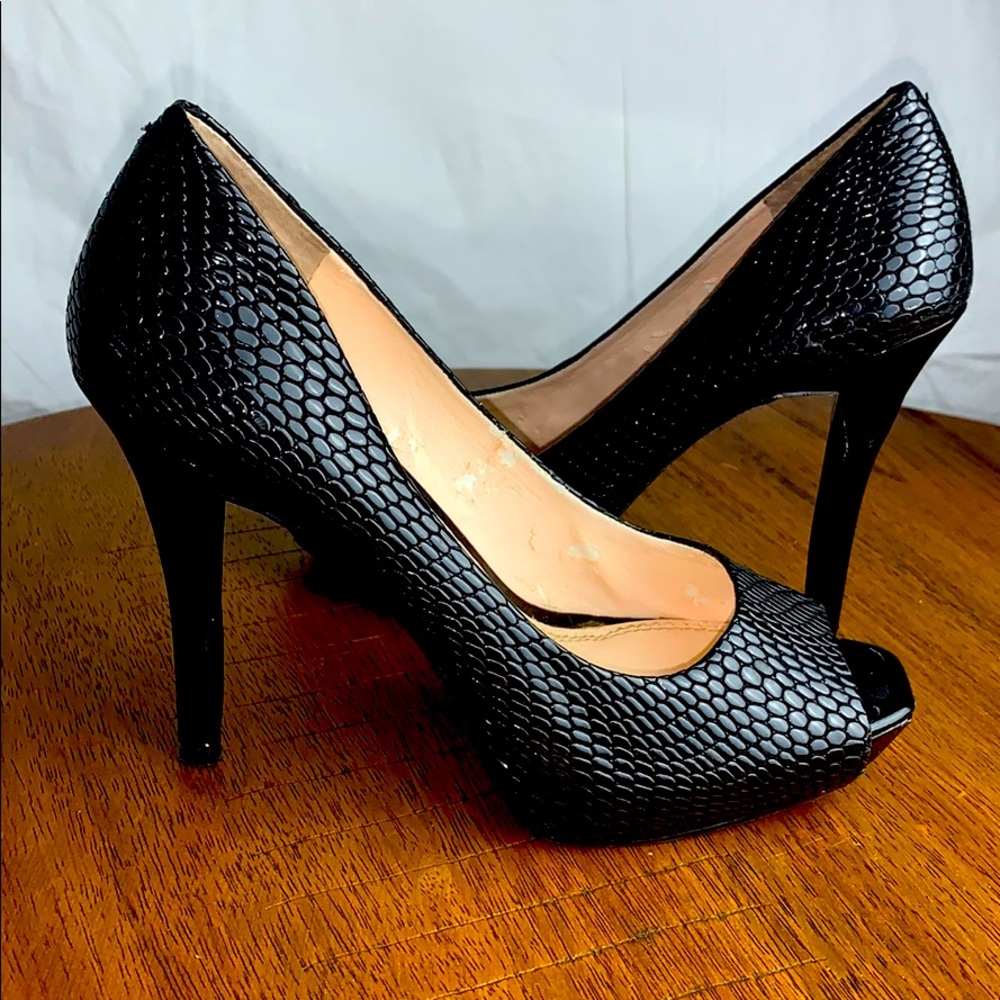 Gianni Bini Black Snakeskin Platform Heel Stilleto